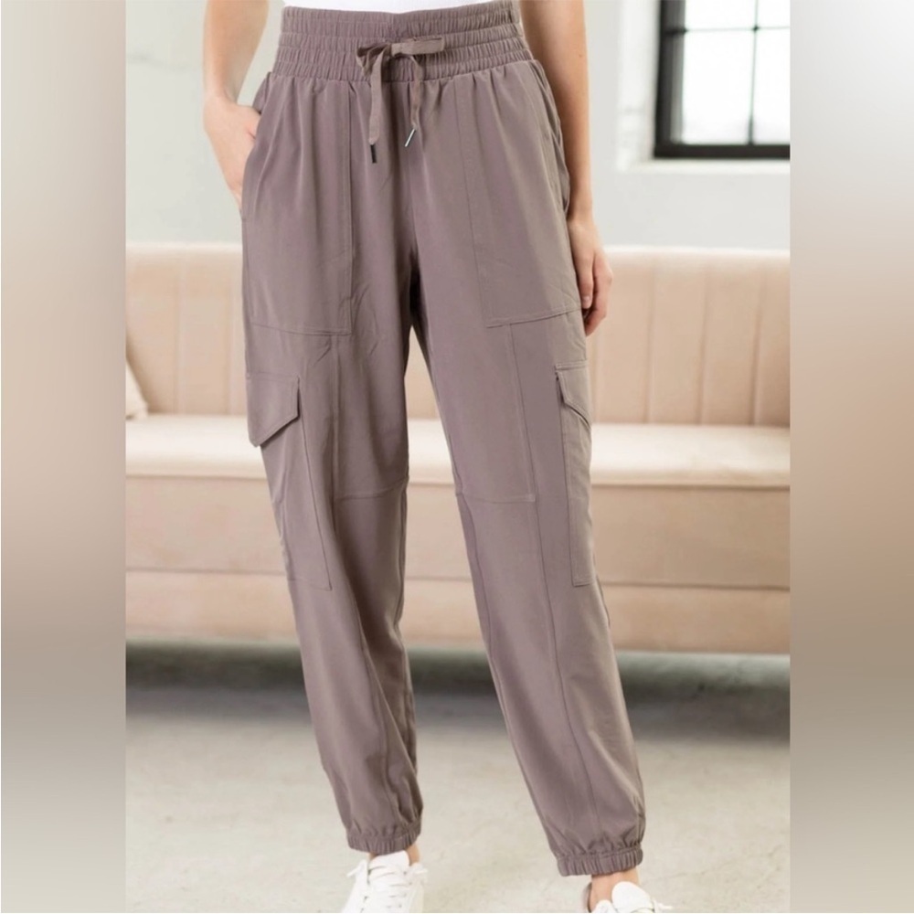 SPANX Out of Office Smoke Lightweight Stretch Cargo Joggers Pants Size Small New